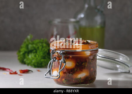 Ingredienti per decapare uova di quaglia Foto Stock