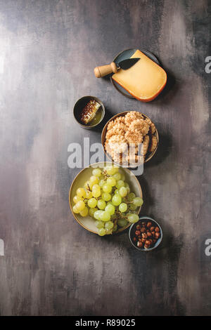 Formaggio e uva antipasto Foto Stock