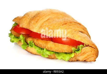 Big croissant con verdure e carne di pollo su sfondo bianco Foto Stock