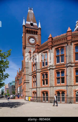 Il Victorian Municipio di Reading, Berkshire, progettato dall'architetto Alfred Waterhouse Foto Stock