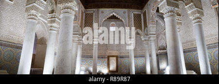 Le Tombe Saadiane, Marrakech - Panorama della sala di 12 colonne, le Tombe Saadiane, Marrakech, Marocco Africa del Nord Foto Stock