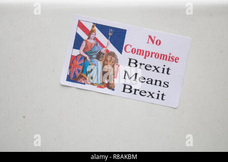 Londra REGNO UNITO. Il 14 dicembre 2018. Un Pro Brexit adesivo in Westminster legge 'Nessun compromesso Brexit significa Brexit' Credit: amer ghazzal/Alamy Live News Foto Stock