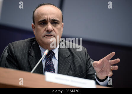 Foto di Fabio Cimaglia / LaPresse 14-12-2018 Roma Italiano 120 anni di INPS Nella foto Alberto Bonisoli foto di Fabio Cimaglia / LaPresse 14-12-2018 Roma (Italia) Politic INPS 120 anni nel pic Alberto Bonisoli Foto Stock