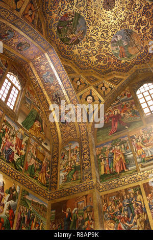 Isfahan, Iran. 26 ott 2018. Iran - Isfahan (Esfahan), capitale della provincia dello stesso nome. Decorate ad affresco le pareti e il soffitto volta della Chiesa Armena Apostolica Vank cattedrale nel quartiere di Djolfa (Dschulfa), noto anche come il "Santo Salvatore Cattedrale' e il 'Chiesa di Santo sorelle". Prese su 26.10.2018. Credito: Rolf Zimmermann | in tutto il mondo di utilizzo/dpa/Alamy Live News Foto Stock