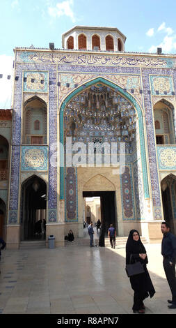 Shiraz, Iran. Xx oct, 2018. Iran - Shiraz, capitale del sud centrale provincia di far, il santuario Shah-Cheragh può essere visitata solo con una guida ufficiale. Prese su 20.10.2018. Credito: Rolf Zimmermann | in tutto il mondo di utilizzo/dpa/Alamy Live News Foto Stock