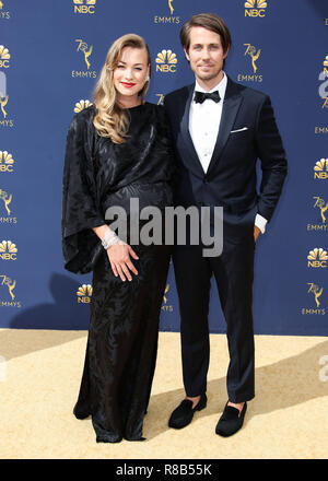 LOS ANGELES, CA, Stati Uniti d'America - 17 settembre: Yvonne Strahovski, Tim Loden al settantesimo annuale di Primetime Emmy Awards tenutosi presso il Teatro di Microsoft in L.A. Vivere il 17 settembre 2018 a Los Angeles, California, Stati Uniti. (Foto di Xavier COLLIN/Image Press Agency) Foto Stock