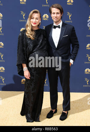 LOS ANGELES, CA, Stati Uniti d'America - 17 settembre: Yvonne Strahovski, Tim Loden al settantesimo annuale di Primetime Emmy Awards tenutosi presso il Teatro di Microsoft in L.A. Vivere il 17 settembre 2018 a Los Angeles, California, Stati Uniti. (Foto di Xavier COLLIN/Image Press Agency) Foto Stock