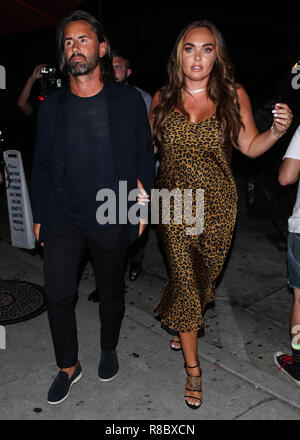 (FILE) Tamara Ecclestone l'allattamento al seno. File foto datata agosto 29, 2018 di Tamara Ecclestone e il marito Jay Rutland, che ha detto il suo quattro-anno-vecchio figlia è 'quasi fatto' con essere allattati al seno come lei si prepara ad iniziare la scuola. La figlia di ex Formula 1 boss Bernie Ecclestone ha detto anche lei è diventato emotivo durante la preparazione di sua figlia Sophia pronta per il suo prossimo grande vita passo. WEST HOLLYWOOD, Los Angeles, CA, Stati Uniti d'America - 29 agosto: Tamara Ecclestone e il marito Jay Rutland visto su agosto 29, 2018 in West Hollywood, Los Angeles, California, Stati Uniti. (Foto di Image Press Agency) Foto Stock