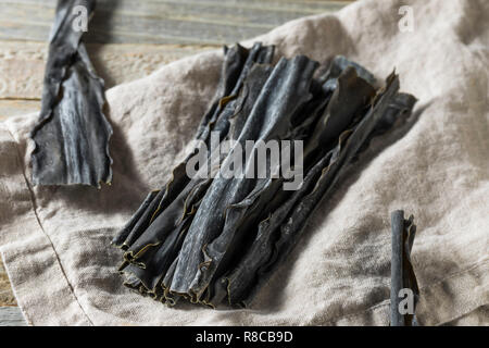 Organico essiccato giapponese alghe kombu pronto a cucinare con Foto Stock