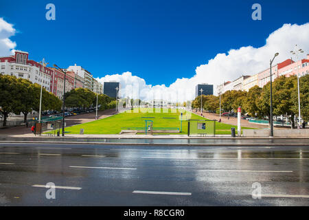 Vista dalla fonte luminosa sul Parco Alameda a Lisbona, Portogallo Foto Stock