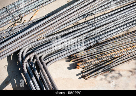 Rinforzo in acciaio di varie dimensioni di barre Foto Stock