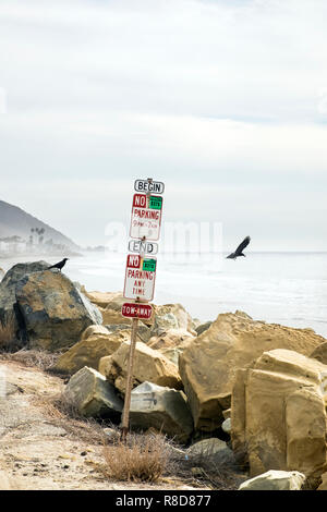 Uso della spiaggia le restrizioni per il parcheggio Foto Stock