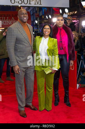 New York, Stati Uniti. Xiii Dec, 2018. Earvin Magic Johnson, Cookie Johnson, EJ Johnson partecipare a "per uccidere un Mockingbird' Broadway apertura notturna al Shubert Theatre Credito: Lev Radin/Pacific Press/Alamy Live News Foto Stock