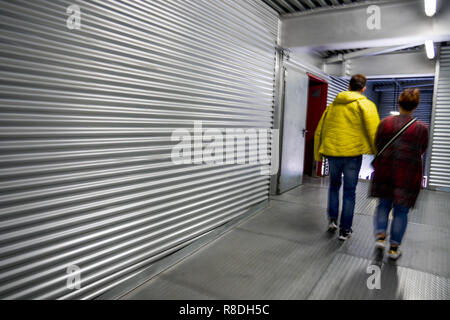 Moderna estensione dall'architetto francese Jean Nouvel, Museo Nacional Centro de Arte Reina Sofia, Madrid, Spagna Foto Stock