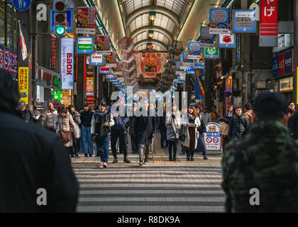 Scena di strada in Minami 3 Jonishi, Chuo Ward, Sapporo, Hokkaido, Giappone. Foto Stock