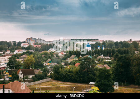 Mahiliou, Bielorussia. Mogilev Estate Cityscape con famosi punti di riferimento - la Chiesa dei Santi Boris e Gleb e Chiesa dell Esaltazione della Santa Croce Foto Stock