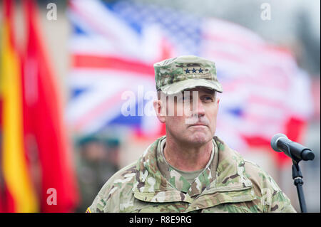 Il Tenente Generale John C. Thomson III, Allied Land LANDCOM comando comandante in Divisione multinazionale Nord Est MND-NE sede di Elblag, Pola Foto Stock