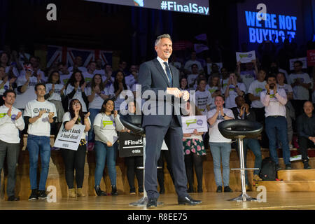 Il migliore per la Gran Bretagna e il voto popolare campagna tenere un giunto nel rally di Londra centrale di chiamata su MPs a dire 'non siamo che di acquisto' al di sopra del primo ministro Brexit 'Deal'. Dotato di: Gary Lineker dove: Londra, Regno Unito quando: 13 Nov 2018 Credit: Wheatley/WENN Foto Stock