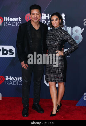 INGLEWOOD, Los Angeles, CA, Stati Uniti d'America - 11 Marzo: Mario Lopez, Courtney Laine Mazza al 2018 iHeartRadio Music Awards tenutosi presso il Forum su Marzo 11, 2018 a Inglewood, Los Angeles, California, Stati Uniti. (Foto di David Acosta/Image Press Agency) Foto Stock