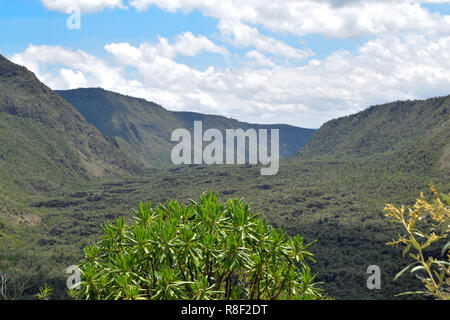 Escursioni a piedi lungo il cratere vulcanico del Monte Suswa, Kenya Foto Stock