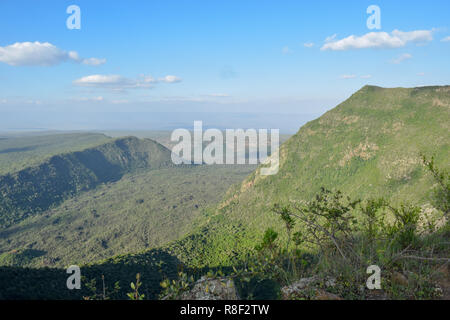 Escursioni a piedi lungo il cratere vulcanico del Monte Suswa, Kenya Foto Stock