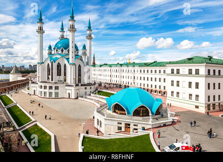 Kazan, Russia - 10 Giugno 2018: vista su Kul Sharif moschea nel Cremlino di Kazan in giornata estiva, una delle più grandi moschee in Russia Foto Stock