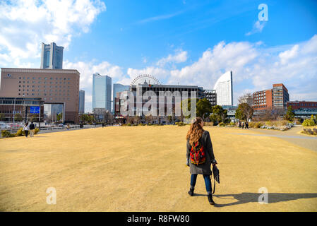 Paesaggio di Minato Mirai 21 area della città di Yokohama in Kanagawa, Giappone. Yokohama è la seconda città più grande in Giappone dalla popolazione e più popolosa mu Foto Stock