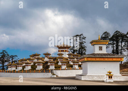 Dochula pass sulla strada da Thimpu a Punakha, Bhutan Foto Stock