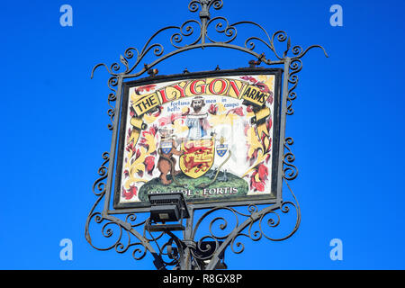 Xvii secolo il Lygon Arms Hotel segno, High Street, Broadway, Worcestershire, England, Regno Unito Foto Stock