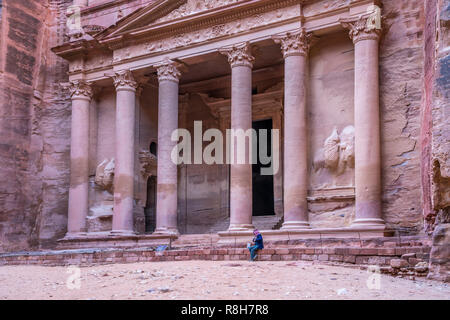 Das Schatzhaus des Pharao Khazne al-Firaun, Petra, Jordanien, Asien | Il Tesoro Al Khazneh, Petra, Giordania, Asia Foto Stock