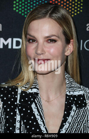 BEVERLY HILLS, Los Angeles, CA, Stati Uniti d'America - 27 ottobre: Sylvia Hoeks al 2017 AMD Accademia britannica Britannia Awards presentato da American Airlines e la Jaguar Land Rover tenutosi presso il Beverly Hilton Hotel il 27 ottobre 2017 in Beverly Hills Los Angeles, California, Stati Uniti. (Foto di Xavier COLLIN/Image Press Agency) Foto Stock