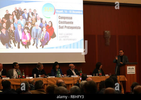 Dicembre 15, 2018 - 15-12-2018 centro congressi della Stazione Marittima di Napoli - Italia.Policy.La presentazione del nuovo partito chiamato South protagonista.Nella foto: l'ex ministro e ora sindaco di Benevento. Clemente Mastella Credito: Fabio Sasso/ZUMA filo/Alamy Live News Foto Stock