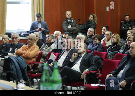 Dicembre 15, 2018 - 15-12-2018 centro congressi della Stazione Marittima di Napoli - Italia.Policy.La presentazione del nuovo partito chiamato South protagonista.Nella foto: l'ex ministro e leader della lingua italiana legge fratelli d'Italia. Giorgia Meloni Credito: Fabio Sasso/ZUMA filo/Alamy Live News Foto Stock