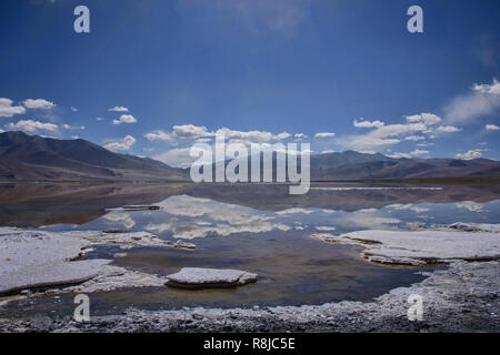 Il Trekking lungo il Tso Kar Lago, Ladakh, Indiavi Foto Stock