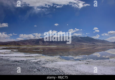 Il Trekking lungo il Tso Kar Lago, Ladakh, Indiavi Foto Stock