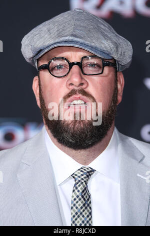 HOLLYWOOD, Los Angeles, CA, Stati Uniti d'America - 10 ottobre: Chris Sullivan alla Premiere mondiale di Disney e meraviglia che "Thor: Ragnarok" tenutasi presso l'El Capitan theater su ottobre 10, 2017 a Hollywood e Los Angeles, California, Stati Uniti. (Foto di Xavier COLLIN/Image Press Agency) Foto Stock