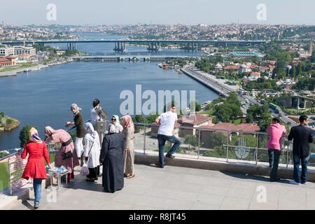 Turchia, Istanbul, Eyup distretto, Cafe Pierre Loti e vista sul Golden Horn Foto Stock