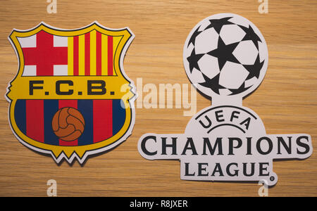 Il 15 dicembre 2018. Nyon SVIZZERA. Il logo del club di calcio di Barcellona e la UEFA Champions League. Foto Stock