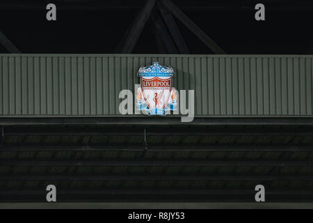 11 dicembre 2018, Anfield, Liverpool, in Inghilterra; la UEFA Champions League, Liverpool v Napoli ; Liverpool emblema Credito: Mark Cosgrove/news immagini Foto Stock