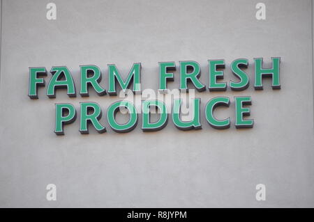 Sprouts Farmers Market, Inc., è una catena di supermercati con sede a Phoenix, Arizona, Stati Uniti. Il drogher offre un'ampia selezione di prodotti naturali e biologici Foto Stock