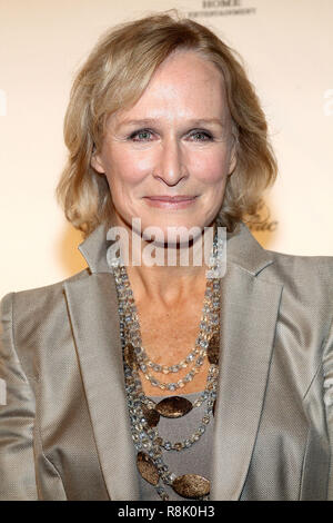NEW YORK - gennaio 19: attrice Glenn Close assiste il 'Damages' stagione tre premiere proiezione a AXA Centro equo su gennaio 19, 2010 a New York City. (Foto di Steve Mack/S.D. Mack foto) Foto Stock