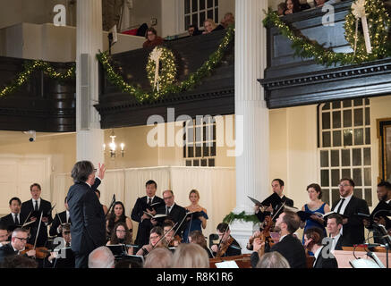 Julian Wachner in san Paolo Cappella di conduzione del coro della Trinità Wall Street e la trinità Orchestra Barocca in Handel's "Messia". dic. 13, 2018 Foto Stock