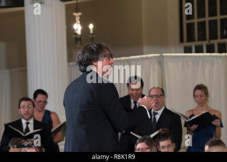 Julian Wachner in san Paolo Cappella di conduzione del coro della Trinità Wall Street e la trinità Orchestra Barocca in Handel's "Messia". dic. 13, 2018 Foto Stock