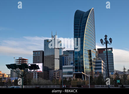 Ulaanbaatar / Mongolia - 11 Novembre 2018: Scyscrapers nel centro della città Foto Stock