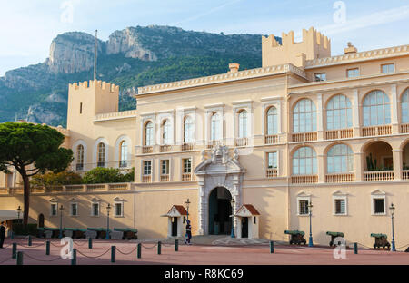 Il Palazzo del Principe di Monaco è la residenza ufficiale del Principe Sovrano di Monaco Foto Stock