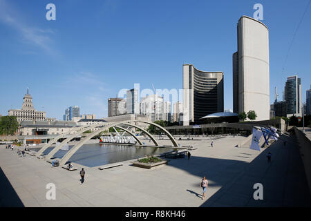 Canada, Provincia di Ontario, città di Toronto Downtown, City Hall City Hall, Nathan Phillips Square Foto Stock