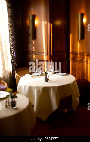 Francia, Parigi, Maison Rostang ristorante da Michel Rostang, la sala ristorante Foto Stock