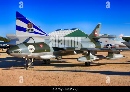 Anni Cinquanta Hawker Hunter British jet fighter display planeon al Pima Air & Space Museum di Tucson, AZ Foto Stock