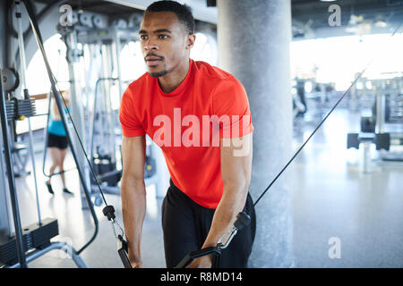 Allenamento su apparecchiature Foto Stock