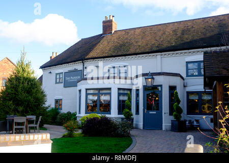 Shenstone è un piccolo villaggio è Staffordshire REGNO UNITO Inghilterra; l'aratro a Shenstone. Foto Stock